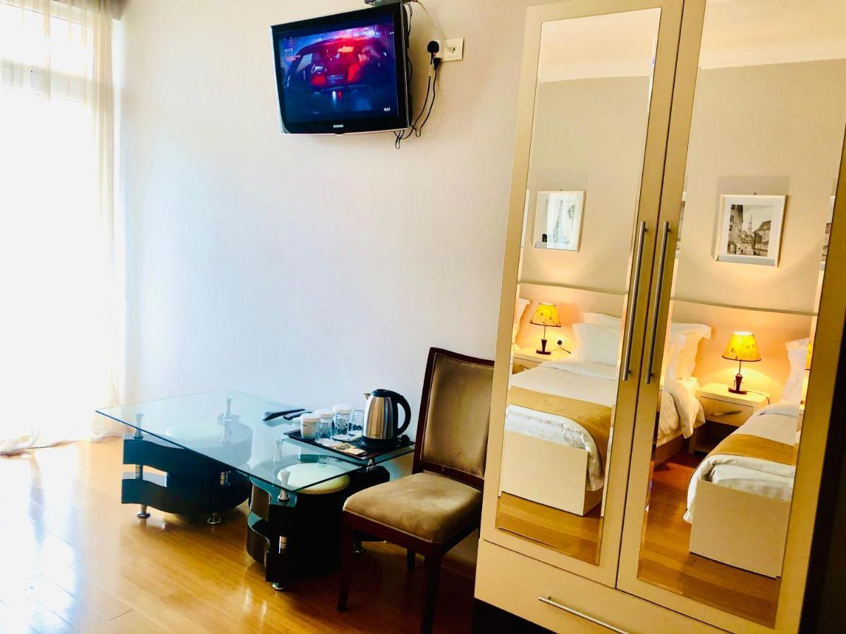 Hotel Aisi Batumi Ngoại thất bức ảnh