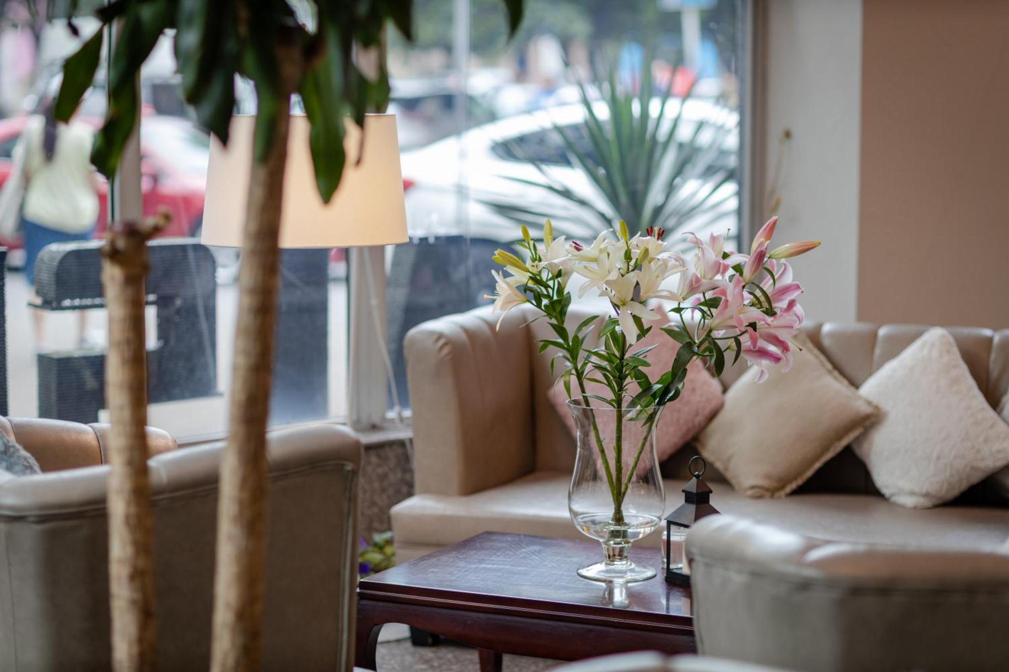 Hotel Aisi Batumi Ngoại thất bức ảnh