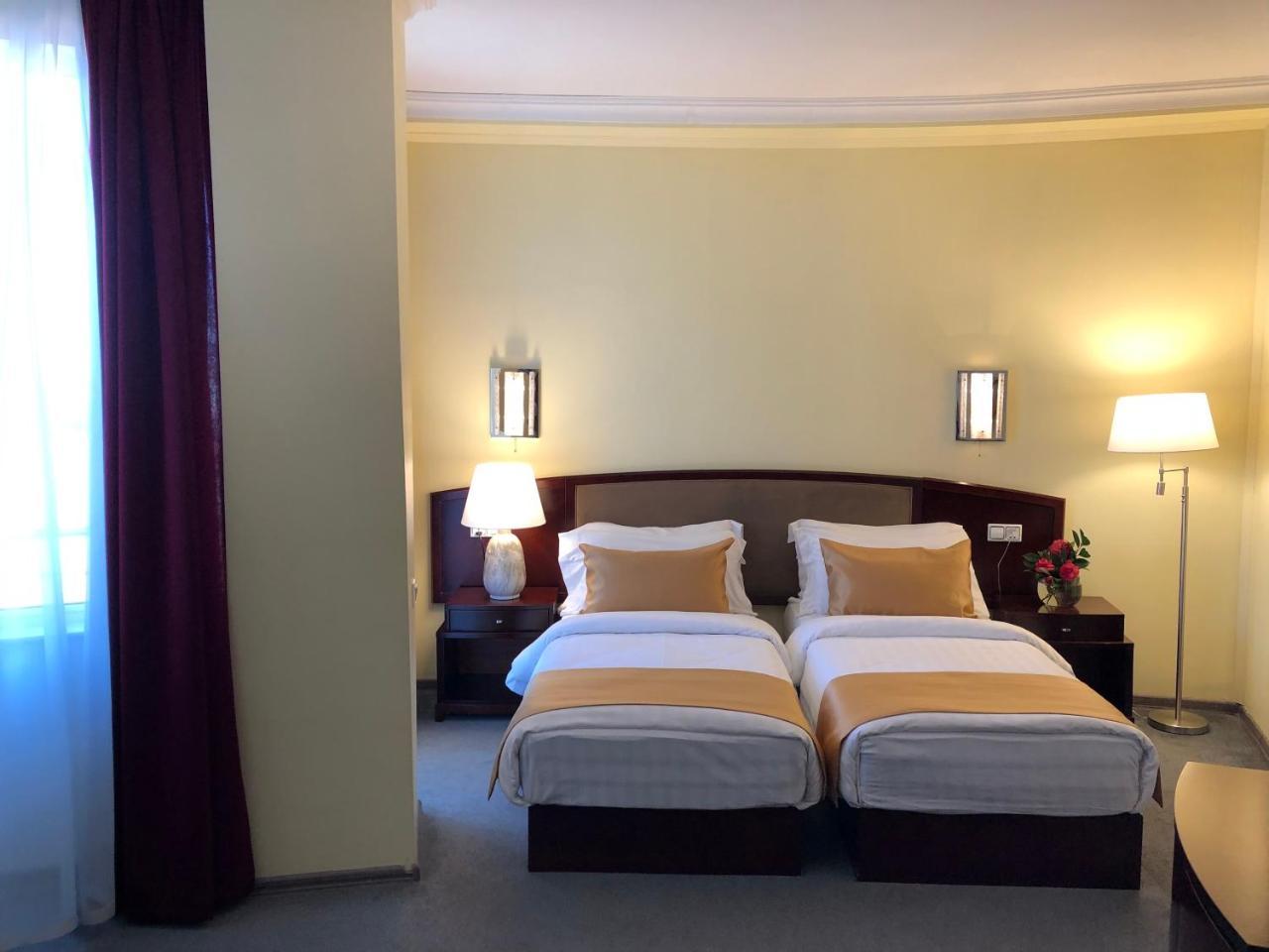 Hotel Aisi Batumi Ngoại thất bức ảnh