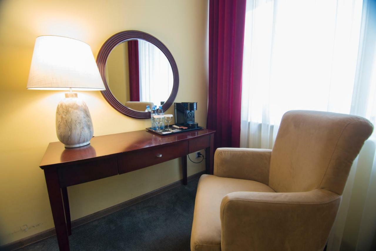 Hotel Aisi Batumi Ngoại thất bức ảnh