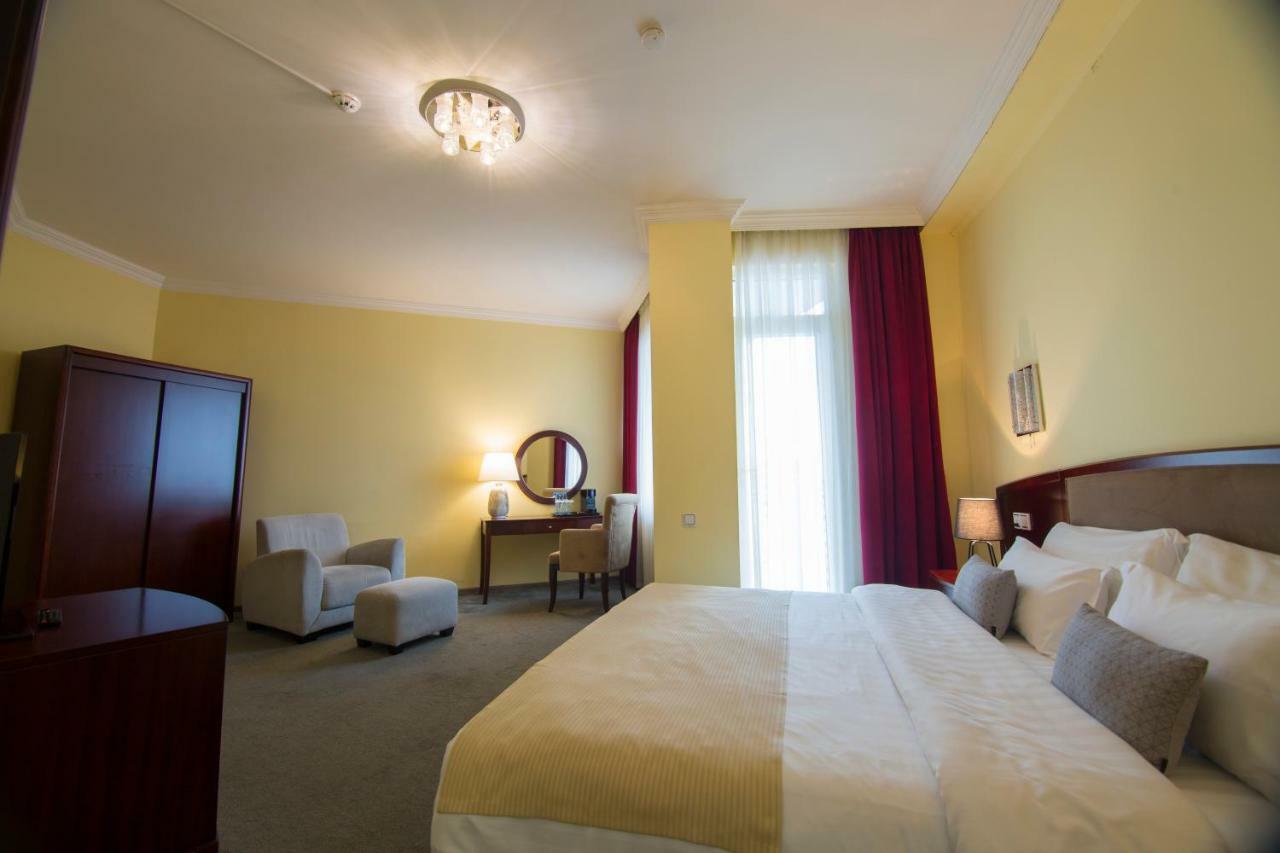 Hotel Aisi Batumi Ngoại thất bức ảnh
